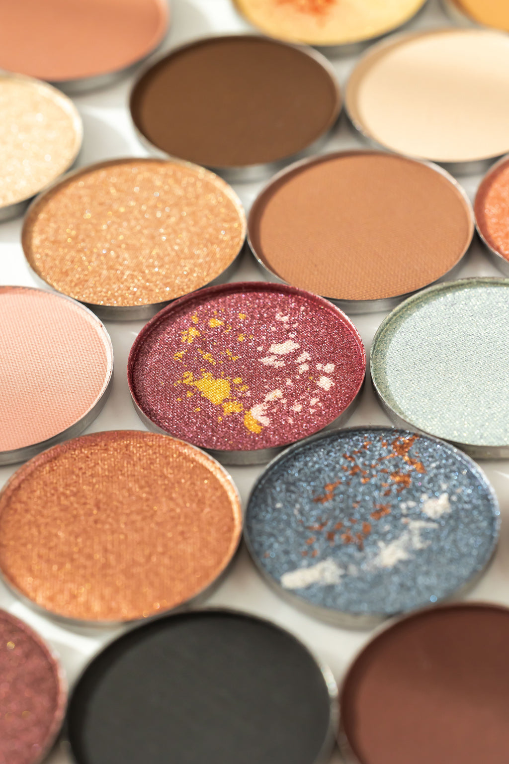 Magnetic Eye Shadow Singles