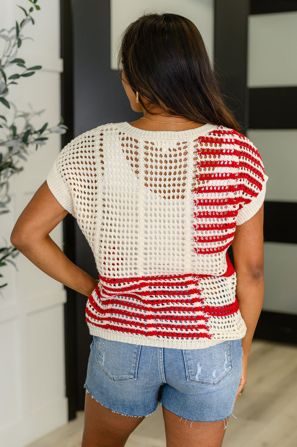 The Vibes Don't Lie Net Tee Red Striped
